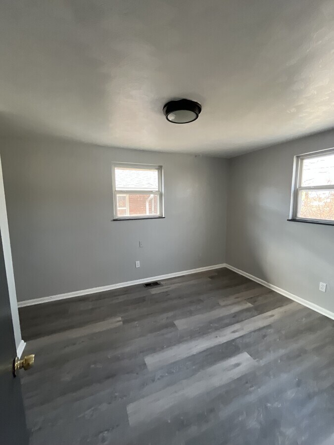 Photo - 2257 Hepburn Ave Unit B