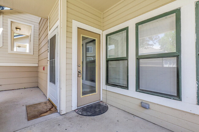 Photo - $1,400.00, Spacious 2-bedroom, 1 bath Cond... Unit 511