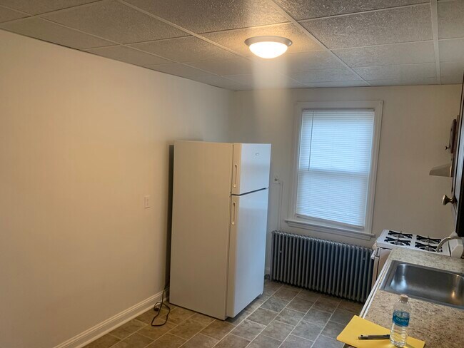 59 Fairview Rd Unit 59 Fairview Ave   Apt 2