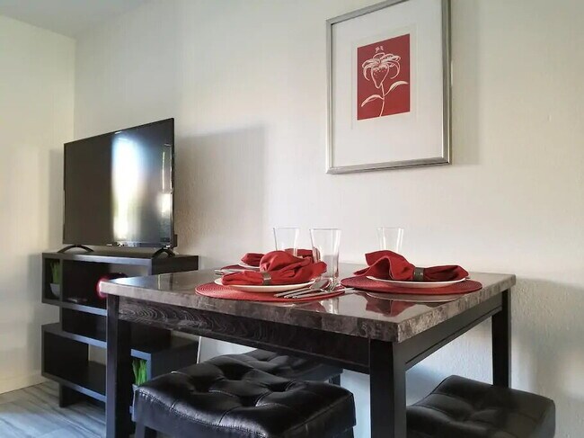 Photo - FULLY FURNISHED RESORT STYLE LIVING WITH MOUNTAIN VIEWS MOVE IN TODAY Unit 1031