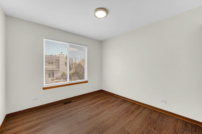 Photo - 1998 Conway Ln