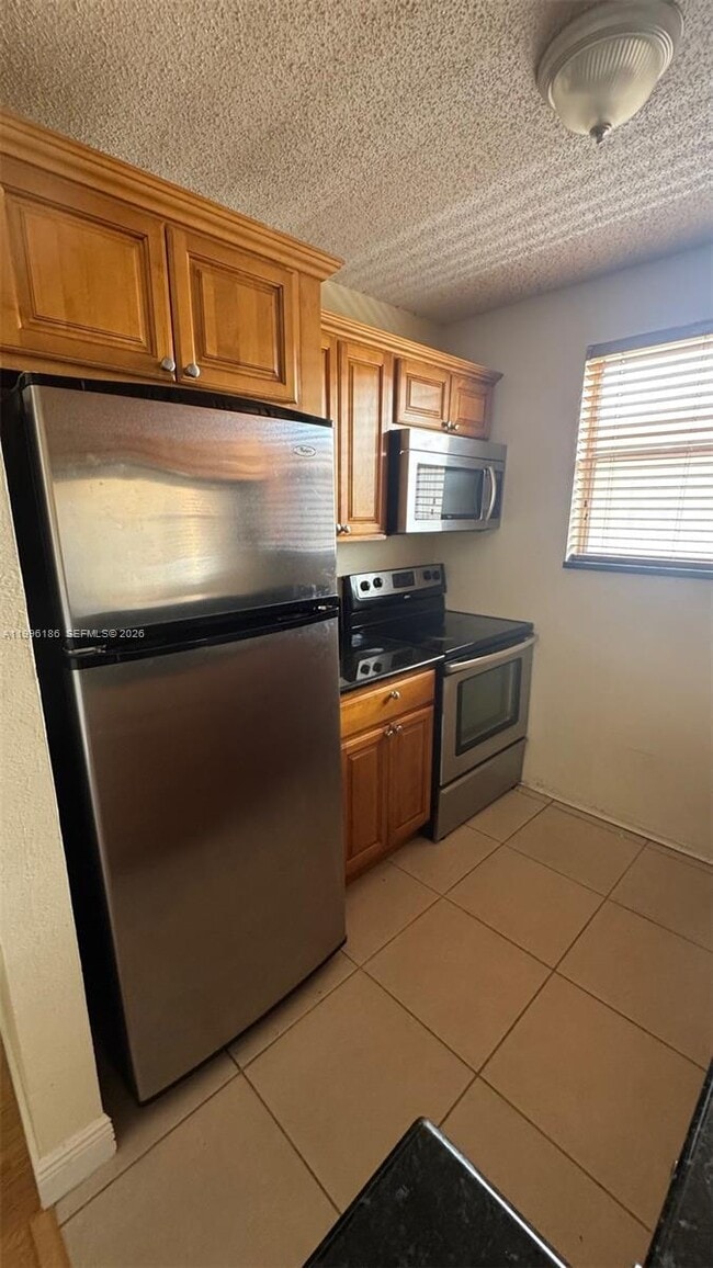 Photo - 2441 SW 31st Ave Unit 303