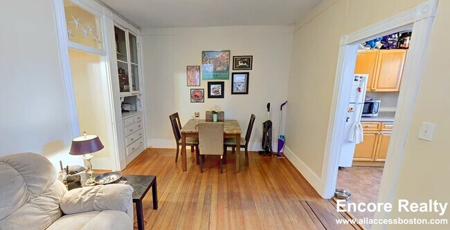 69 S Huntington Ave Unit 3