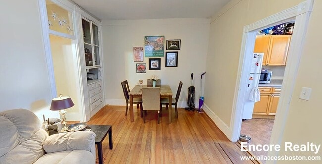 Photo - 69 S Huntington Ave Unit 3