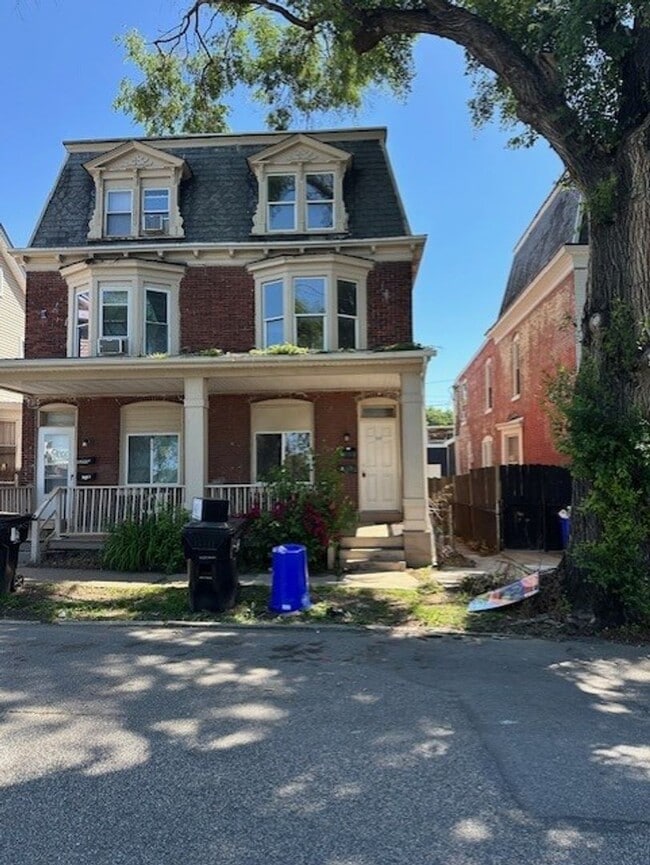 Building Photo - 535 S 19th St Unit 1