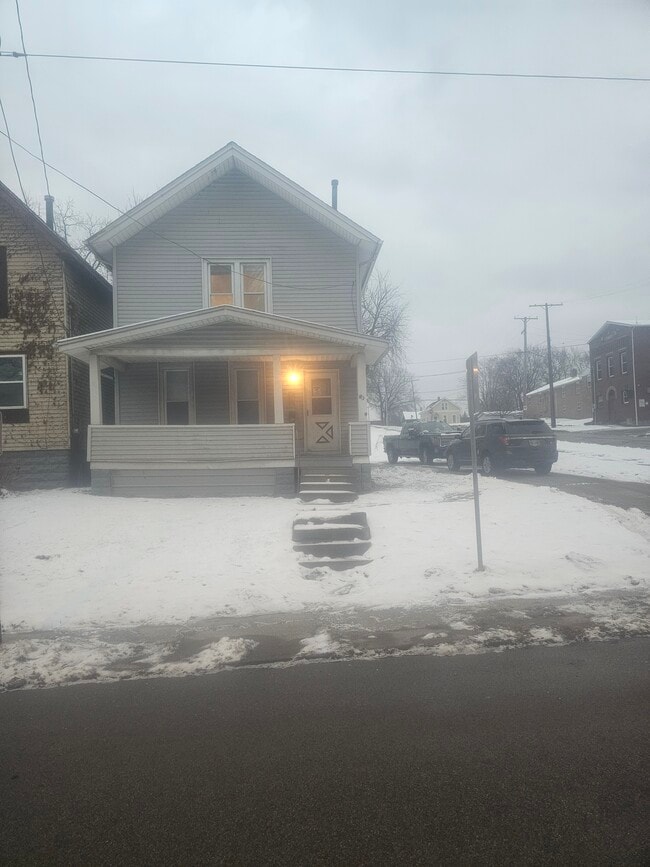 Photo - 1326 Bridge St Unit upper