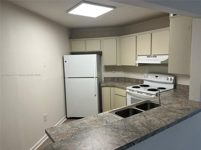 Photo - 9447 Fontainebleau Blvd Unit 201