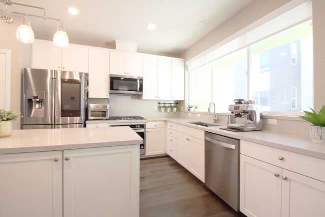 Building Photo - 164 Agustin Narvaez St