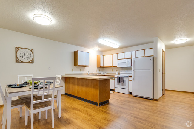 Dakota E & W - Collective Apartments in North Fargo