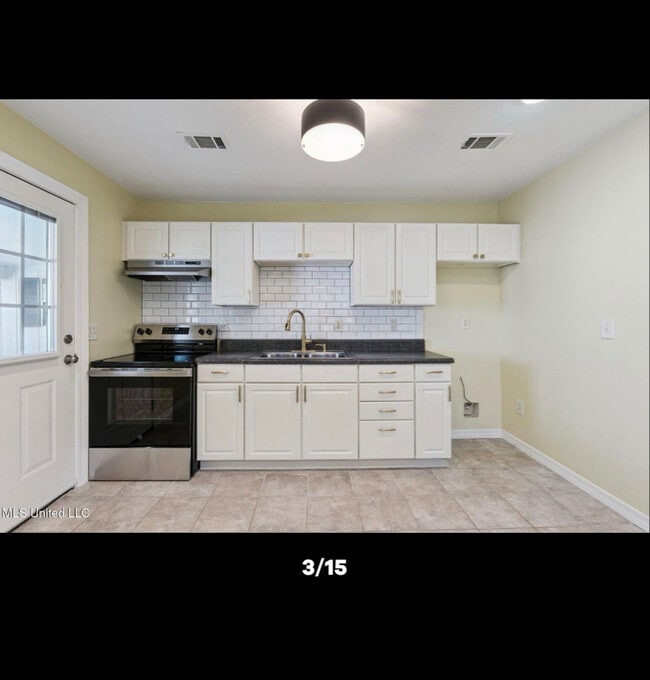 Photo - 2410 Tyler Ave