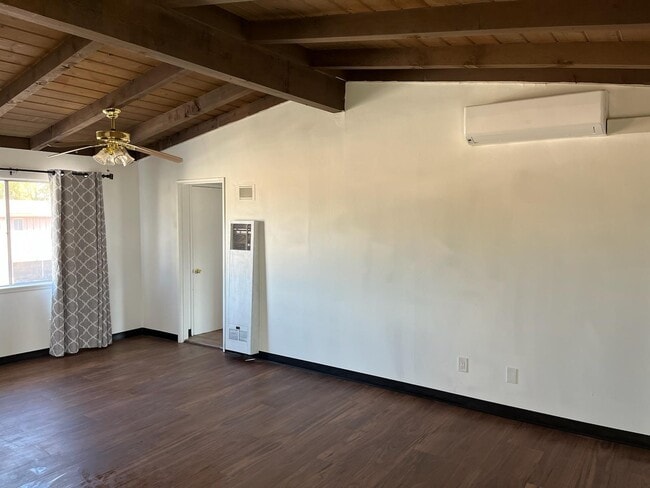 Comedor/Sala de estar - 4607 Plaza Ln