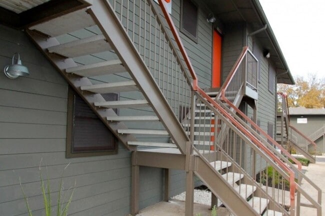 Building Photo - 5112 S 1st St Unit 238