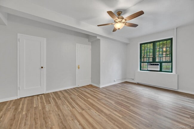 Photo - 7 Metropolitan Oval Unit ME