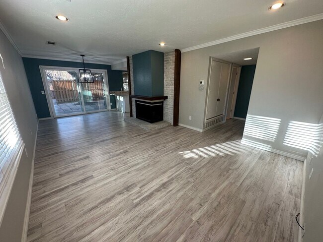 3000 Fleetwood Dr