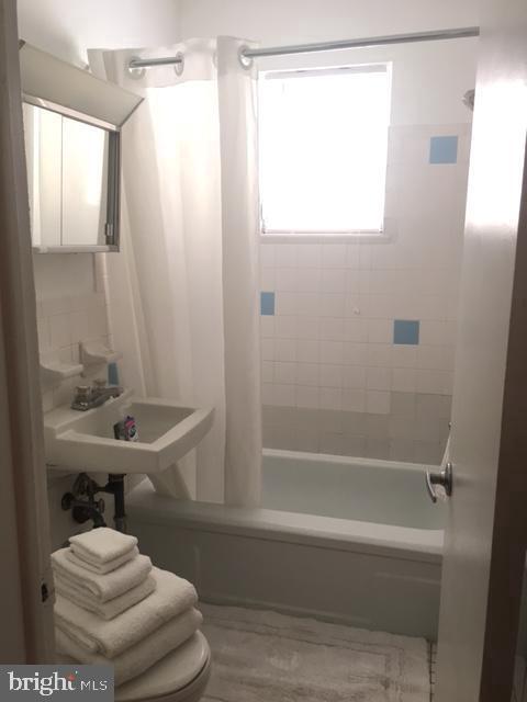 Photo - 923 Spruce St