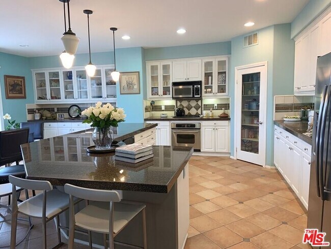 Photo - 43029 59th St W