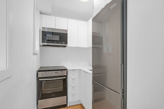 Photo - 28 Balmoral Ave. Unit 307