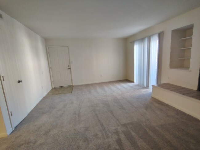 Photo - 600 Reusens Rd Unidad J109