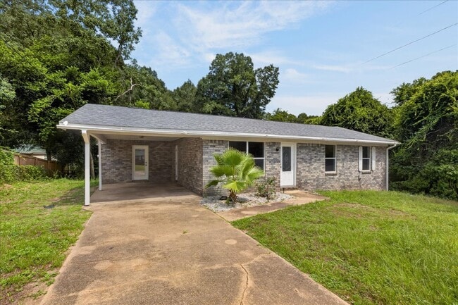 Photo - 213 Amellia Pl