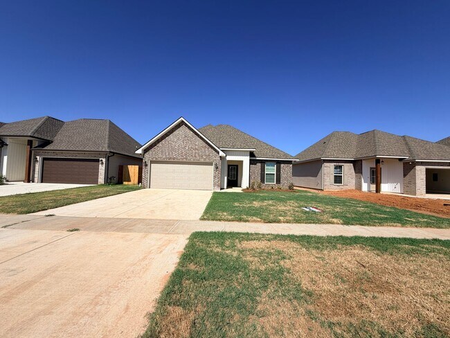 816 Venecia Dr