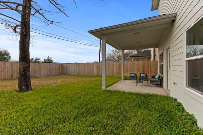 Photo - 2209 Silverbonnet St