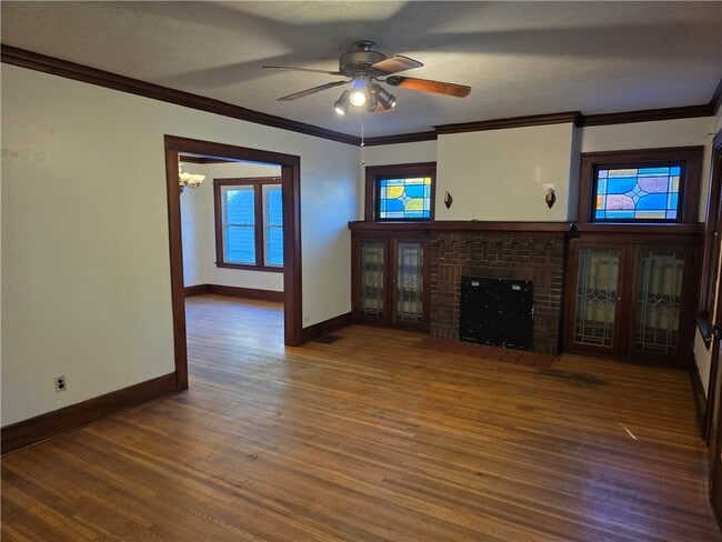 Photo - 218 Congress Ave