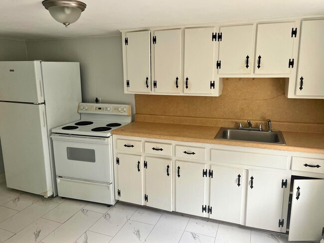 Building Photo - 65 Bosworth St Unit 2 Rental