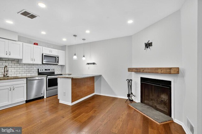 Photo - 306 W Wildey St Unit A