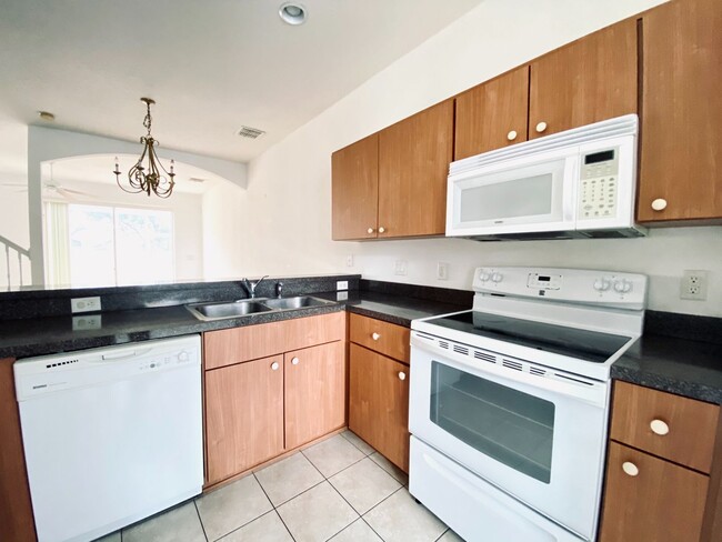 Photo - Beautiful 3 BD / 2.5 BA Townhome