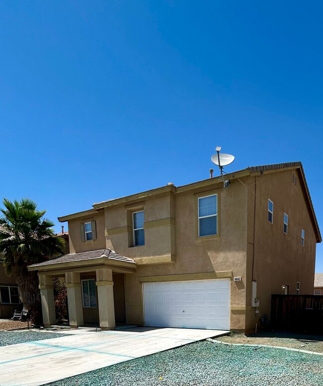Building Photo - Victorville 3 Bedroom Home