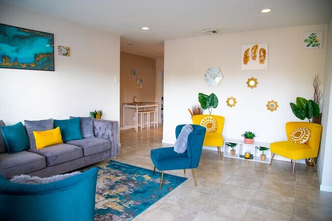 Photo - 916 W Drew St