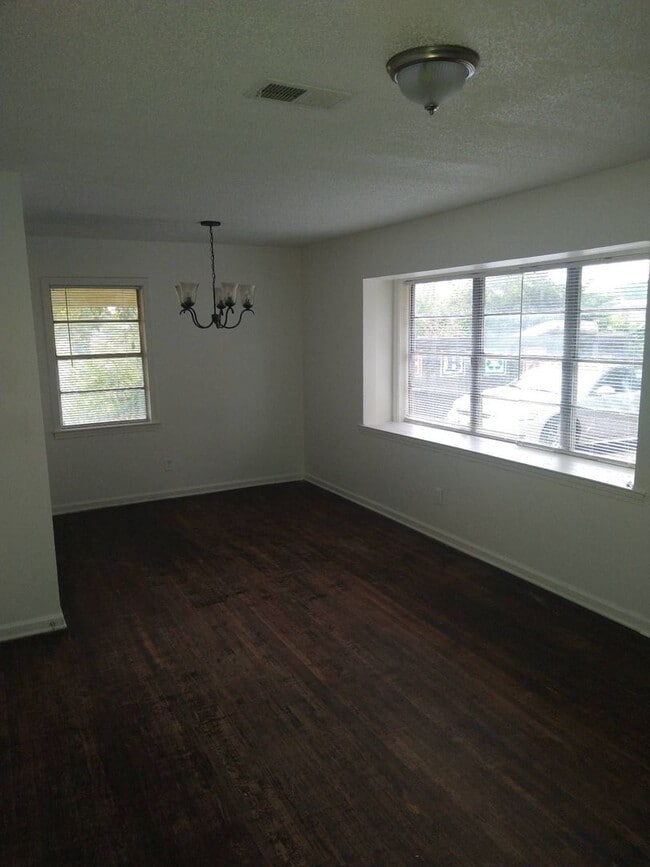 Photo - Available Now in 38109 | Spacious 3 Bed, 1 Bath Home for Rent