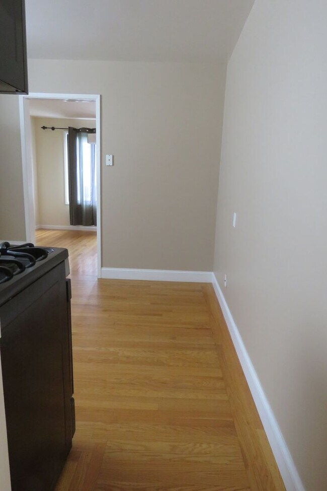 49 Dellbrook Ave