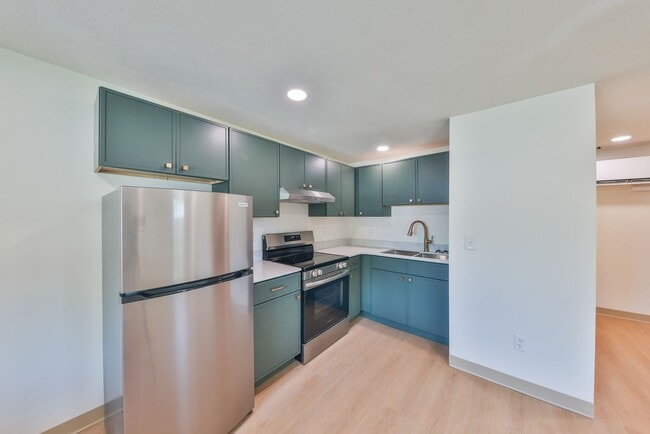Photo - 551 Elm St Unit 19