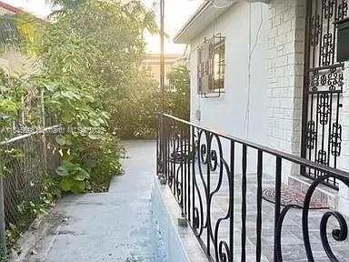 Photo - 2022 SW 17th Ave Unit 2022