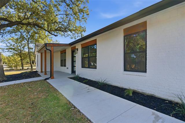 Photo - 205 Lacewell St