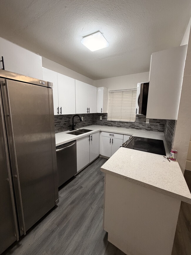 Building Photo - Olas Azules