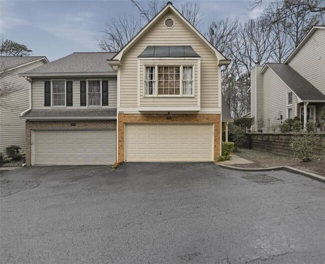 Photo - 2970 Woodruff Dr