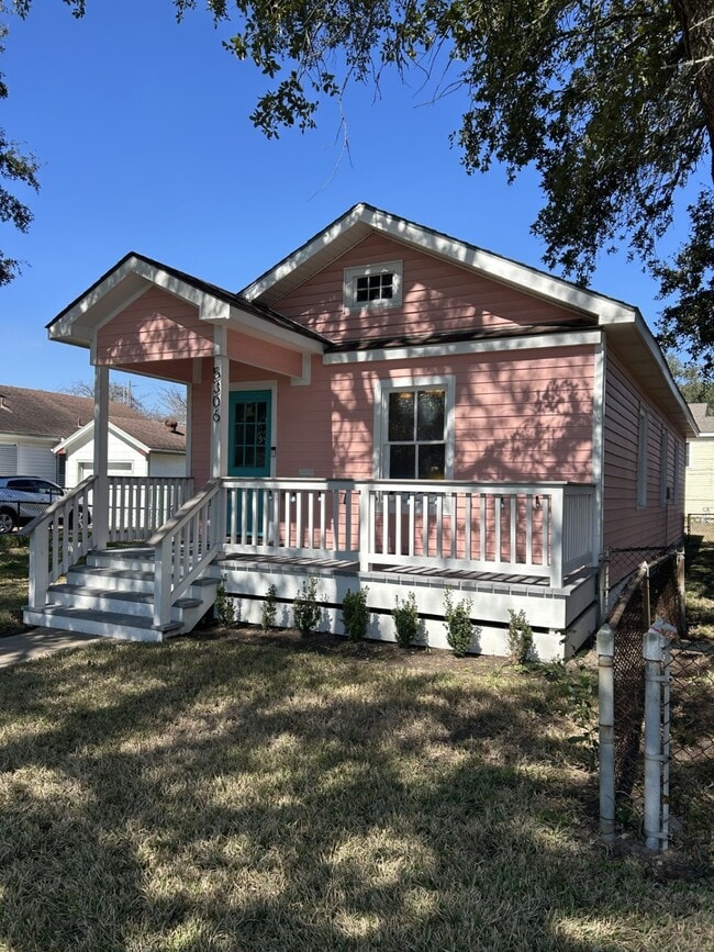 Photo - 5306 Avenue P 1/2