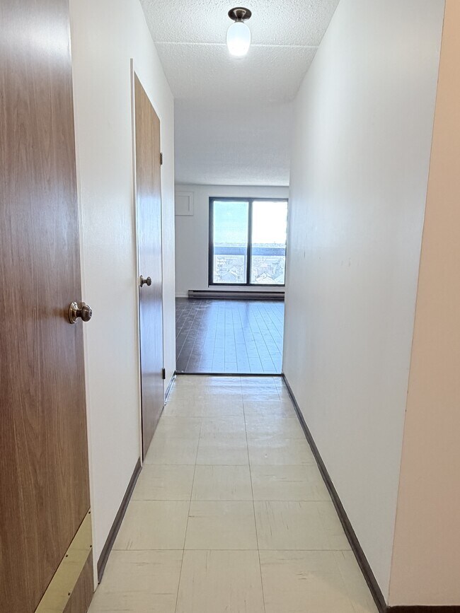 Photo - 1653 Ouellette Ave Unité 805