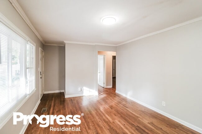 1352 Peachcrest Rd