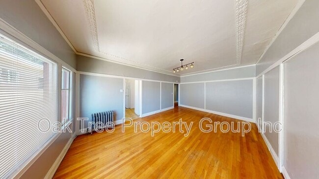 Photo - 607 Beacon St