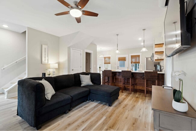 Photo - 5069 Peachtree Ave