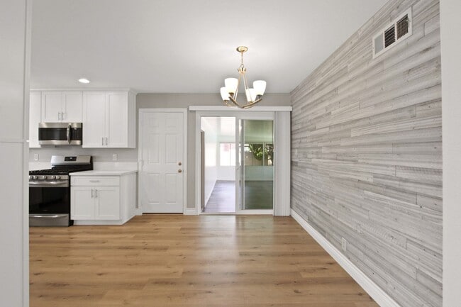 Photo - 16572 Tripp Cir