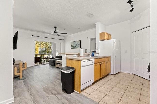 Building Photo - 4207 S Dale Mabry Hwy Unit 6213