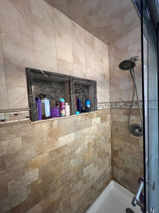 Photo - 1444 Esterbrook Ave Unit Apt 1