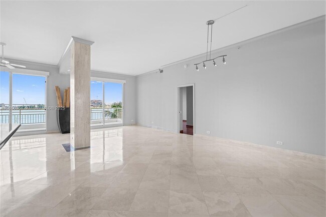 Photo - 888 Brickell Key Dr Unit 408