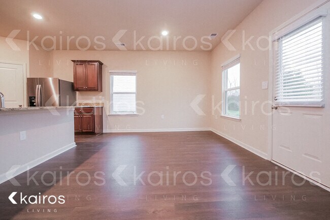 Photo - 1037 Pilgrim Ln