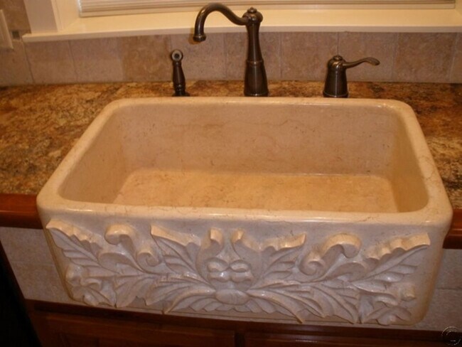 Photo - Stunning 4 bed, 3.75 bath Hamilton Home.