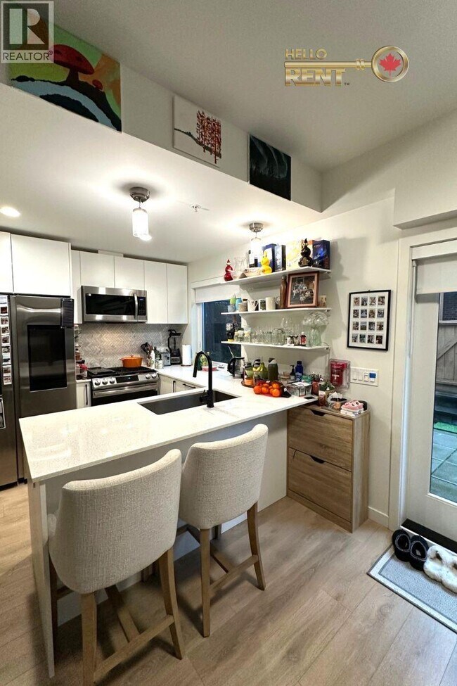 Photo - 555 E 2nd St